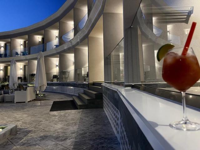 Ebbi Hotel Дхерми Экстерьер фото