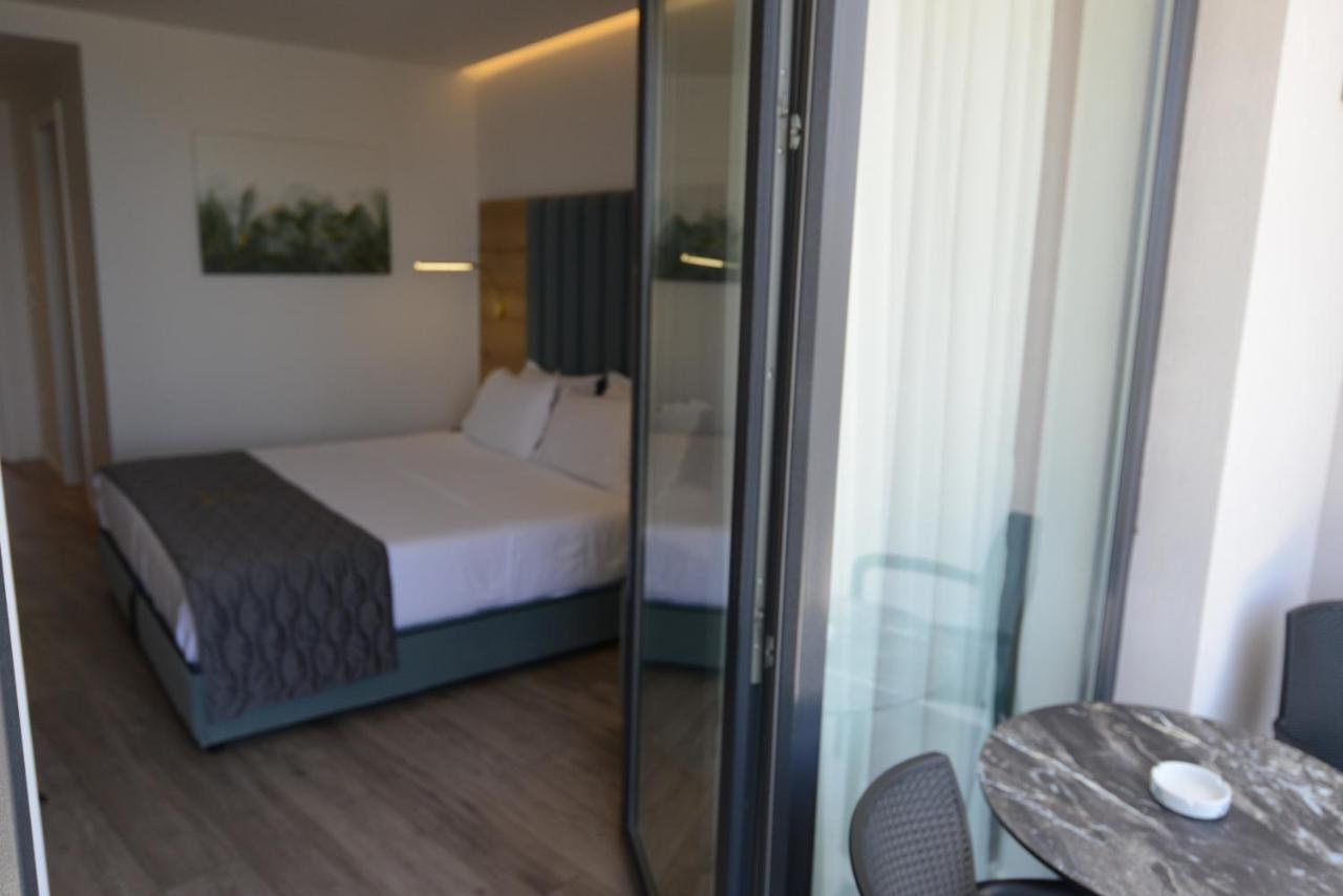 Ebbi Hotel Дхерми Экстерьер фото